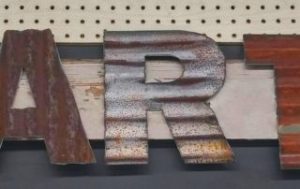 Buchstaben aus Stahl